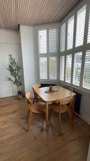 Modern 1-bedroom Flat On The Avenue *