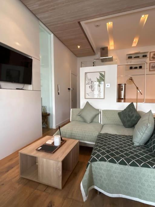 Modern 1-bedroom Flat On The Avenue Appartamento Londra